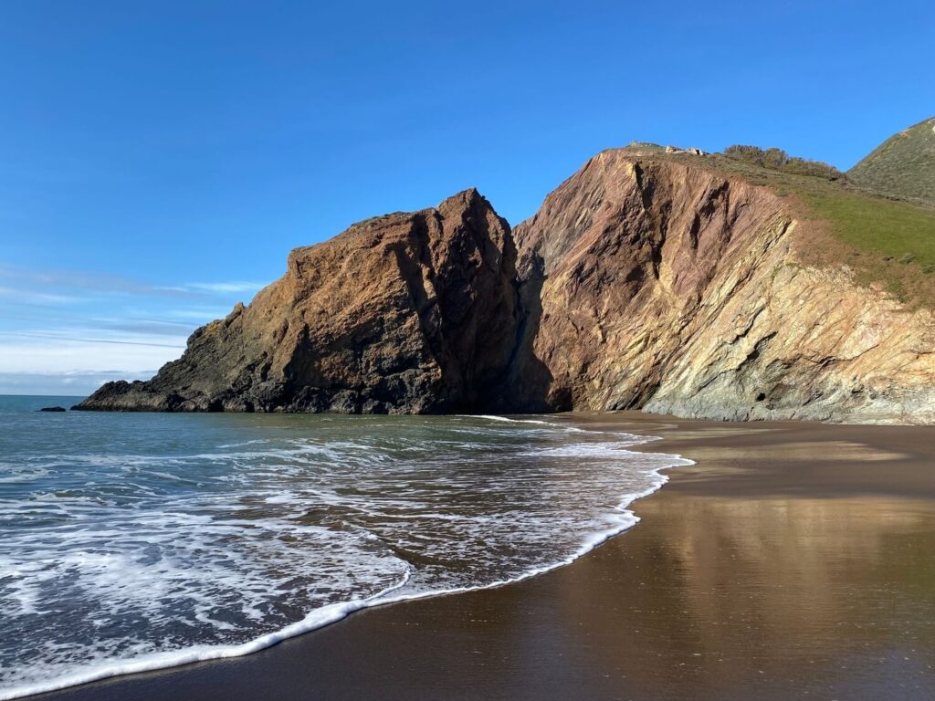 Coastline with rocks | California timeshare cancellation