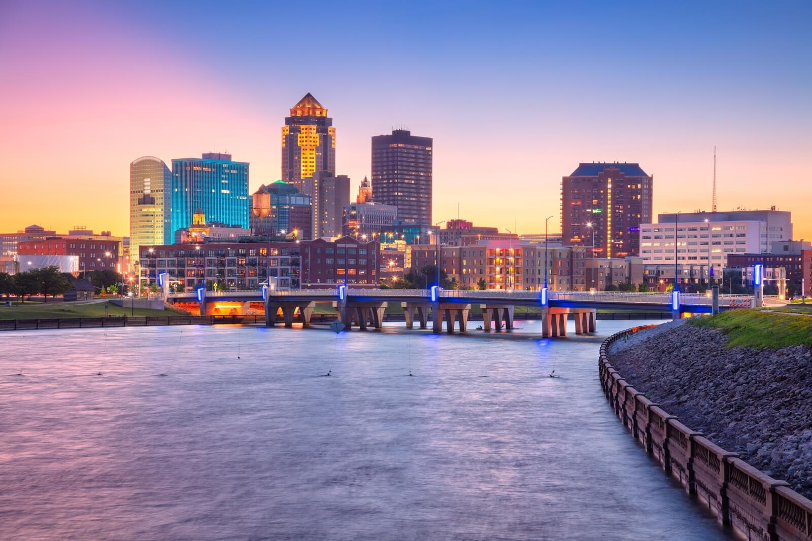 Des Moines landscape at dusk | Timeshare cancellation in Iowa