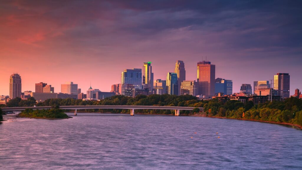Panoramic view of Minneapolis skyline | Minnesota timeshare cancellation