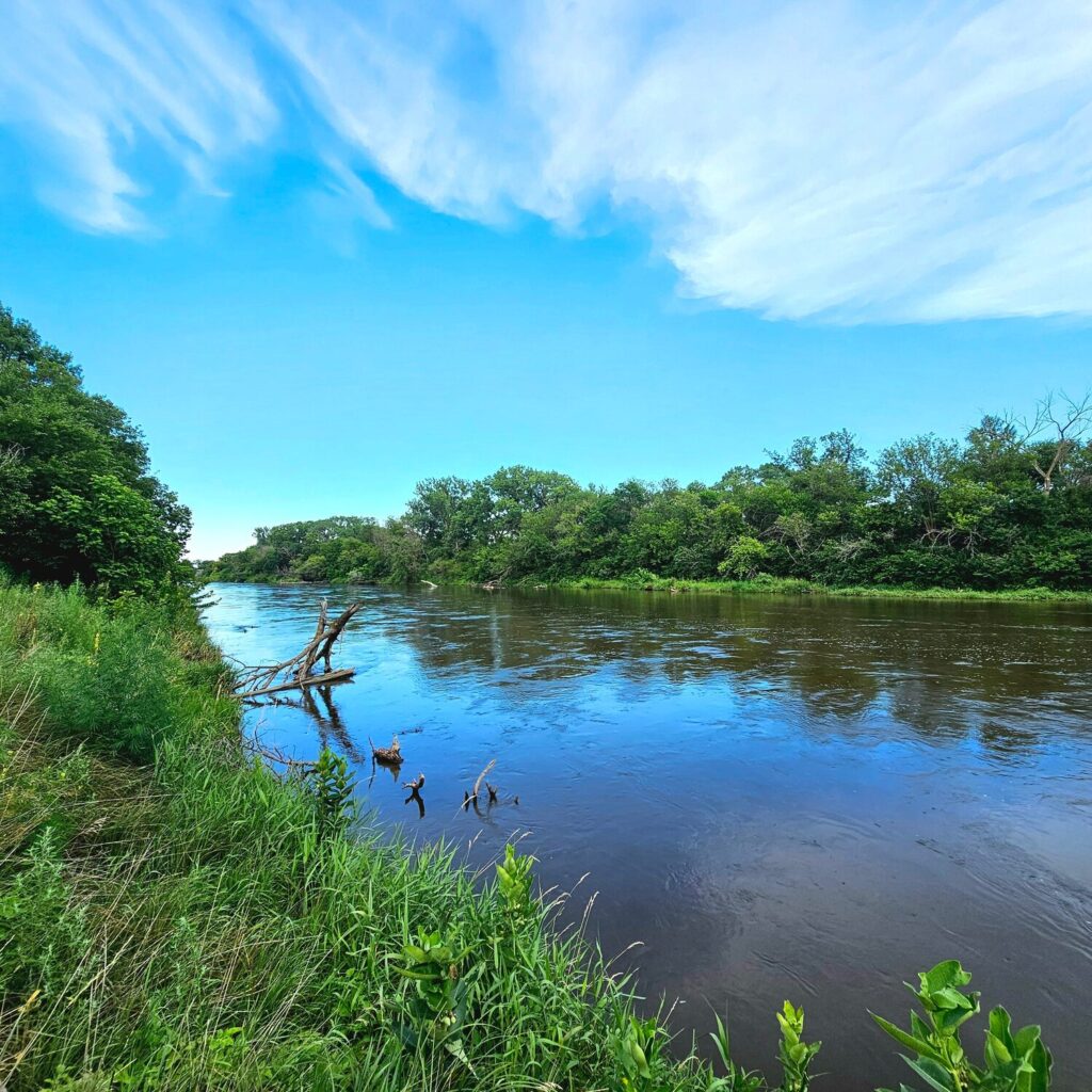 Riverbank scenery on a clear day | Nebraska timeshare cancellation