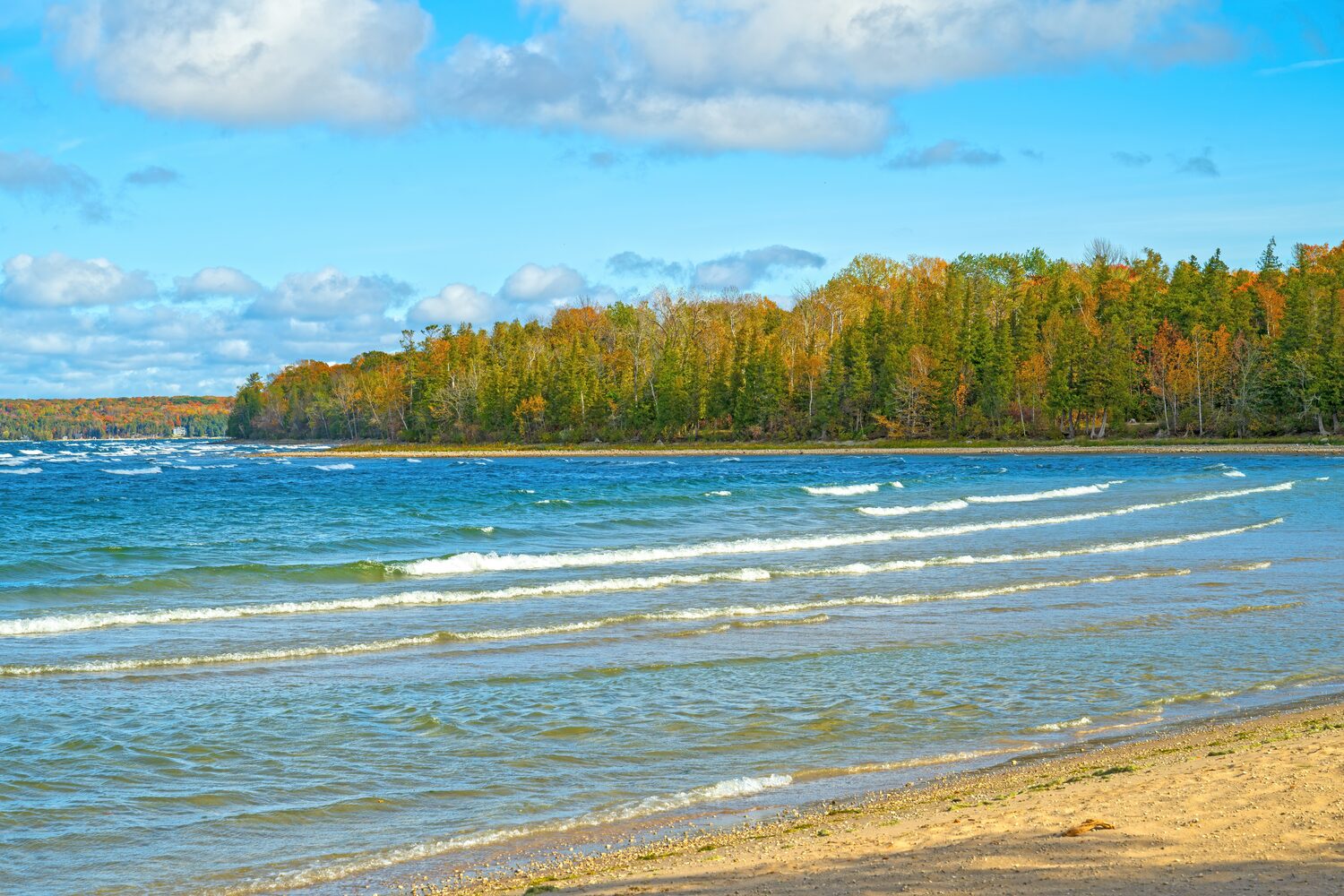 Autumn scene next to a lake | Wisconsin timeshare cancellation