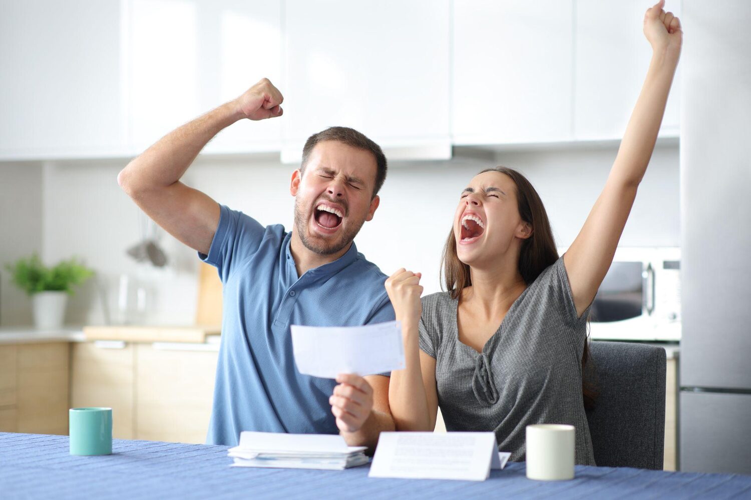 Happy couple who just canceled their agreement | Timeshare statistics